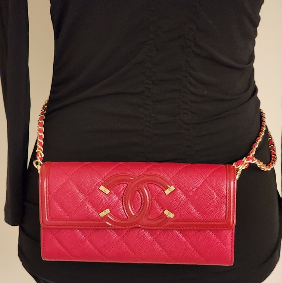 Chanel Filigree CC Flap Wallet Caviar Leather Red Gold Entrupy COA - Picture 12 of 13